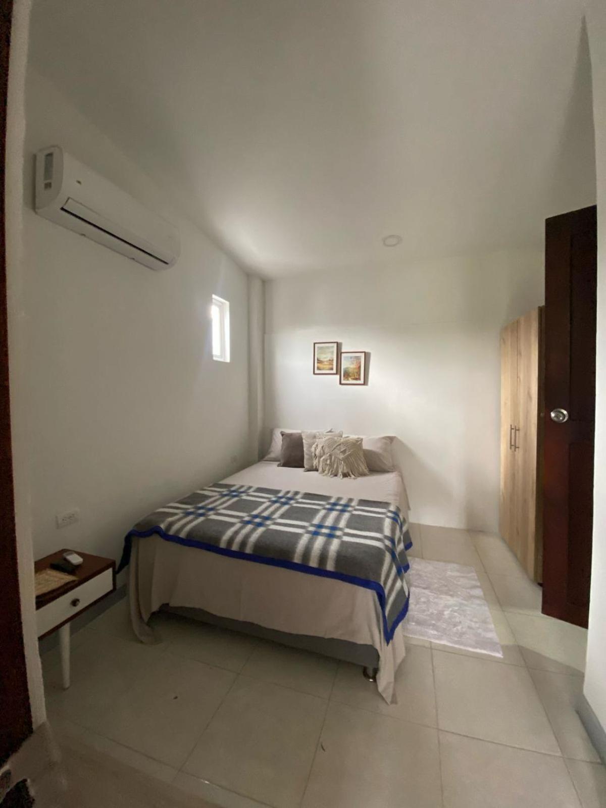 Apartamento Northwest Hostings 4 *